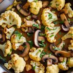 Poêlée végétalienne de champignons à l'ail et de chou-fleur - Évaluation